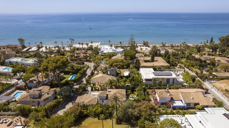 Villa in Marbella - view 1