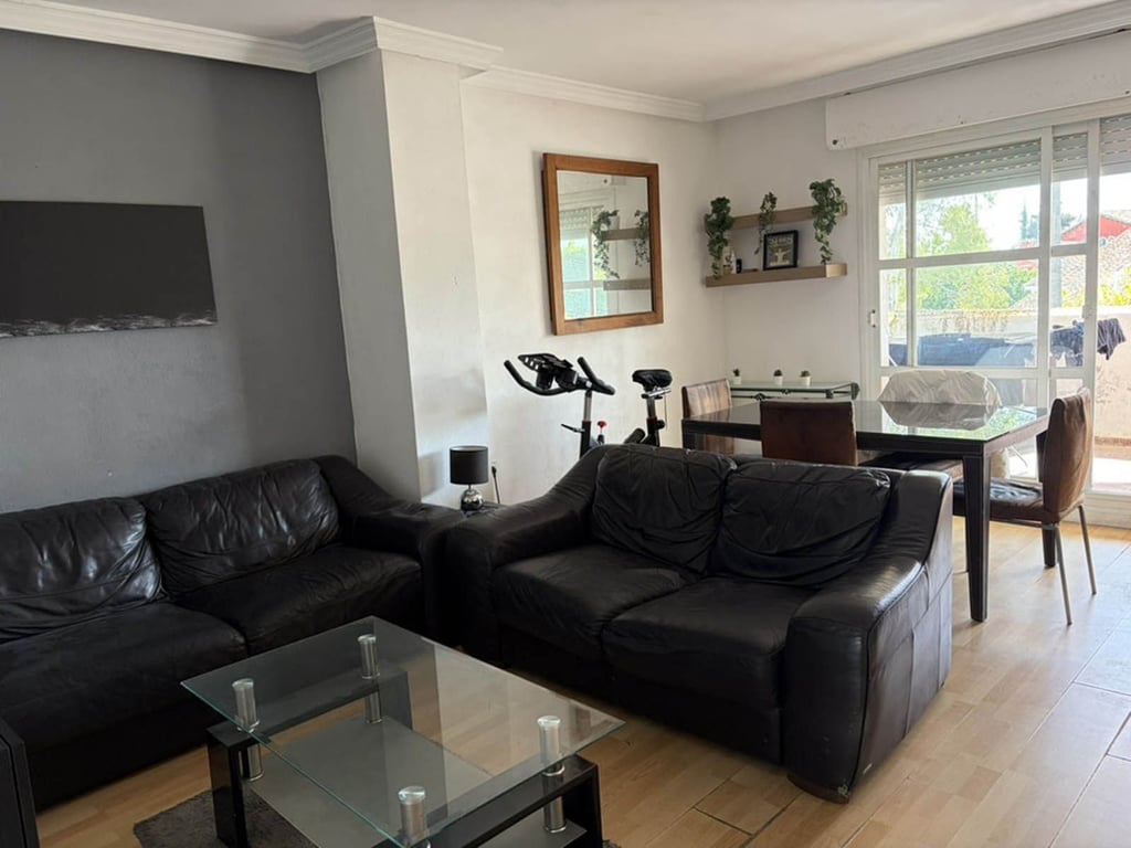 Apartment in Nueva Andalucia - Image 3
