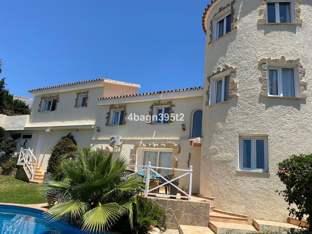 Villa in El Faro - Image 2