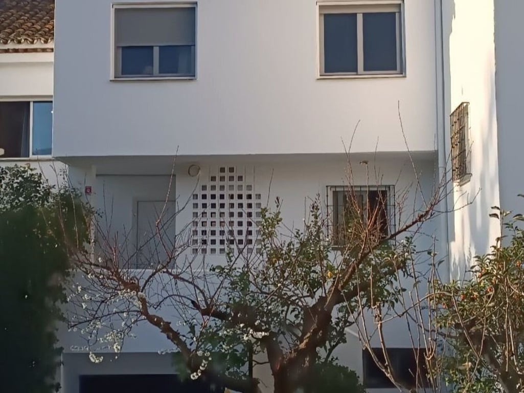House in Nueva Andalucia - Image 2