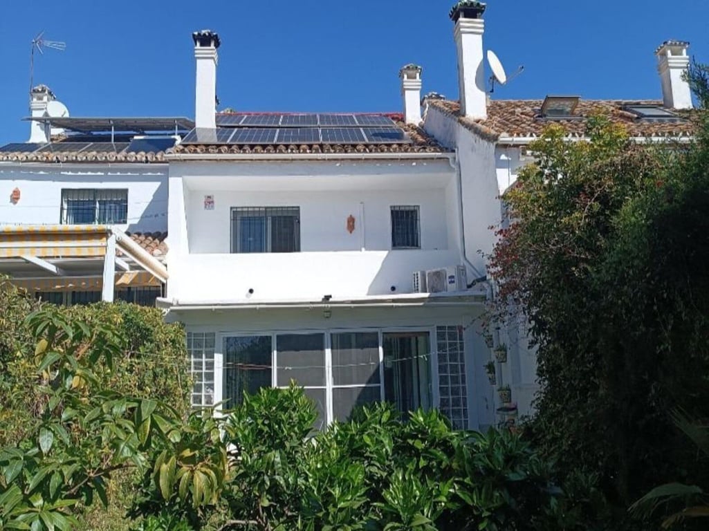 House in Nueva Andalucia