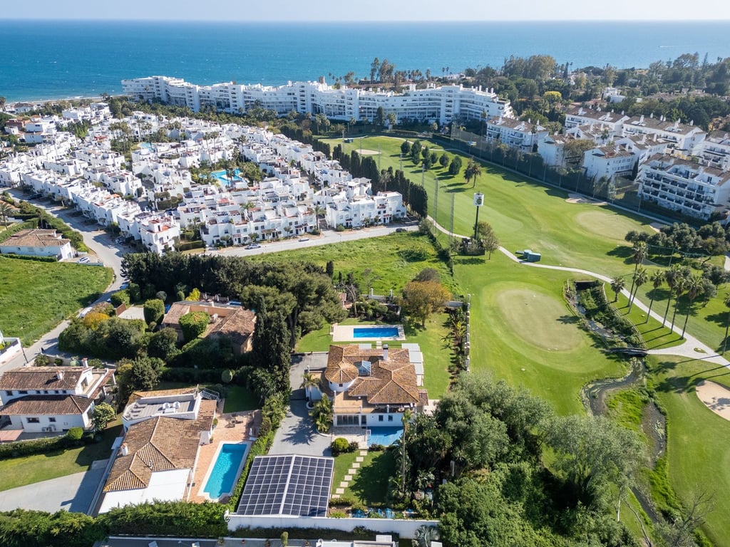 Villa in San Pedro de Alcantara - Image 2