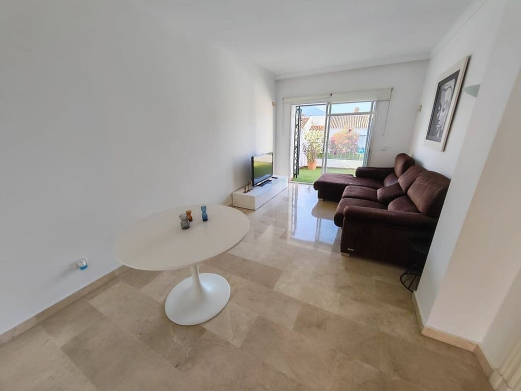 Apartment in Marbella - Image 3