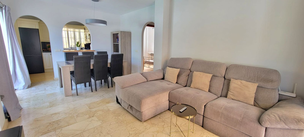 Villa in El Faro - Image 3