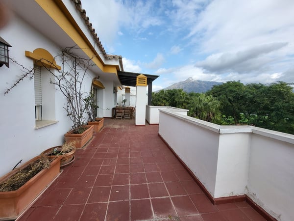 Penthouse in Nueva Andalucia - view 1