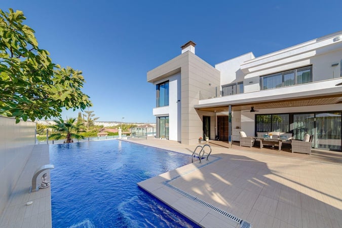 Villa in Torrevieja - view 1