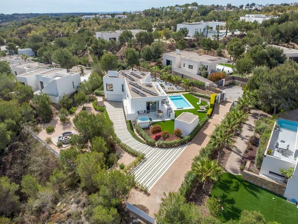 Villa in Los Dolses - view 1