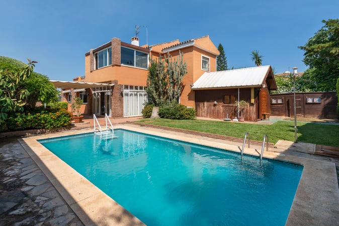 Villa in San Pedro de Alcantara - view 1