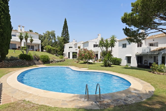 Villa in Sitio de Calahonda - view 1