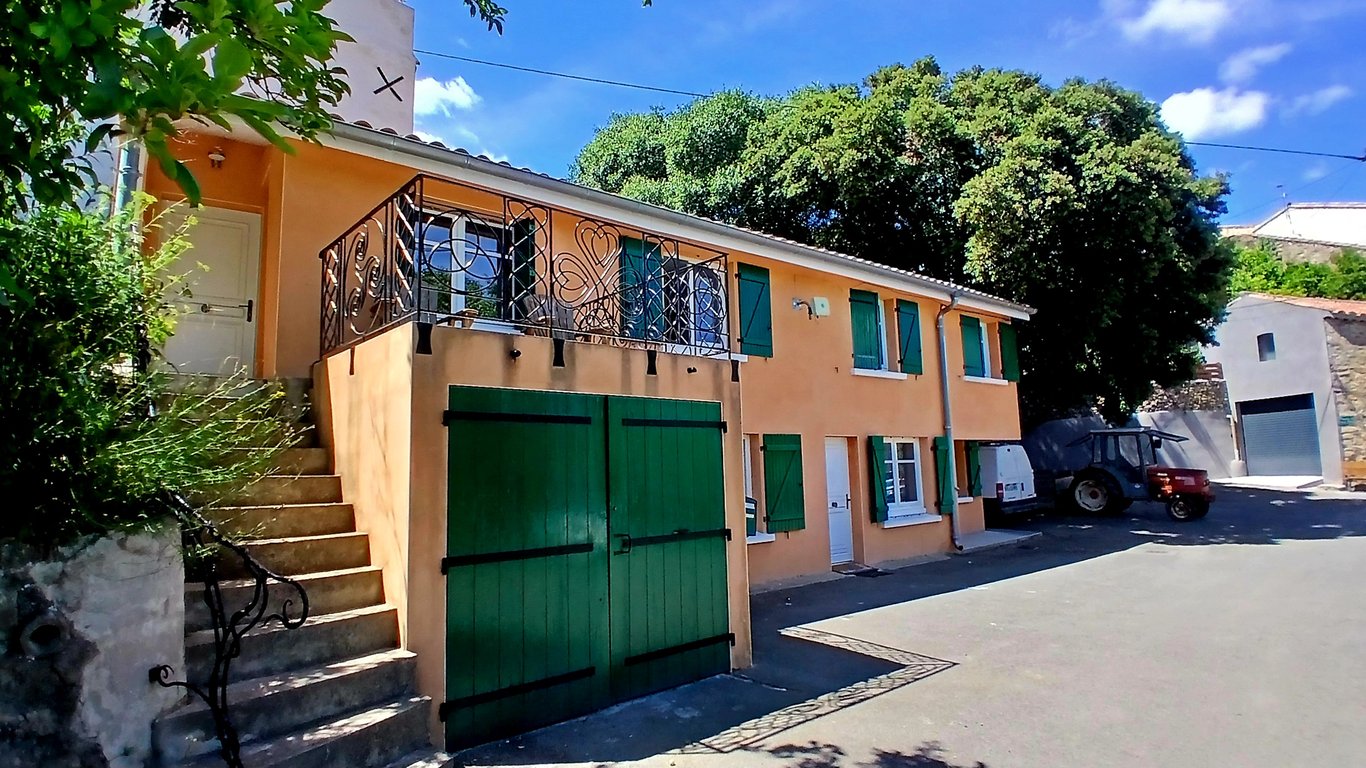 House in Roquebrun - Image 2