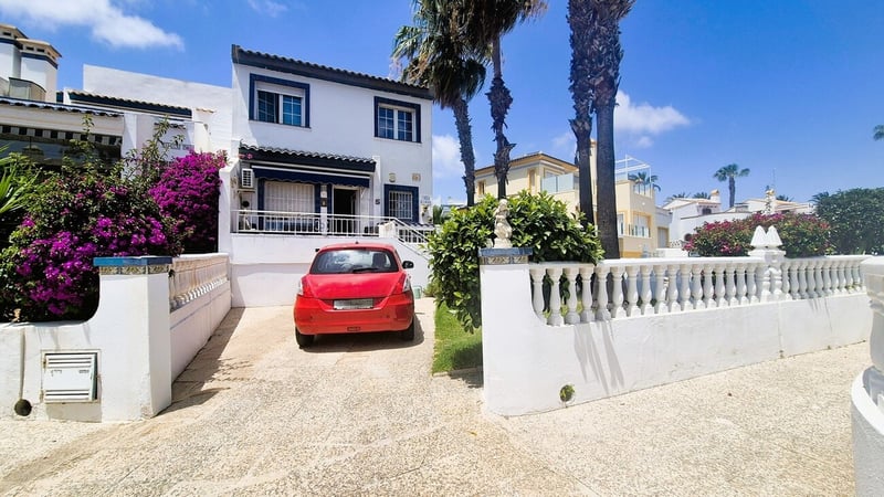 House in Los Dolses - view 1