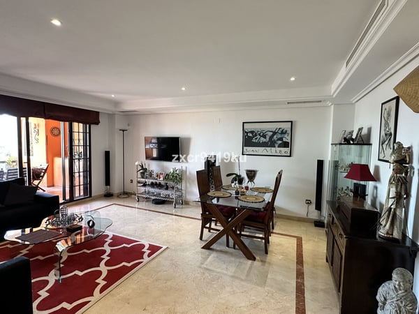Apartment in La Mairena - view 1