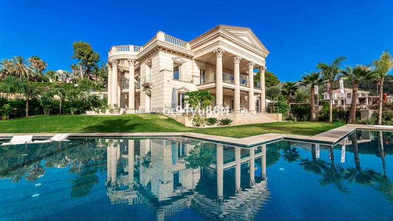 Villa in Marbella - view 1