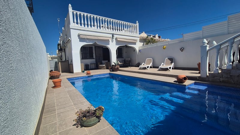 House in Villamartin - view 1