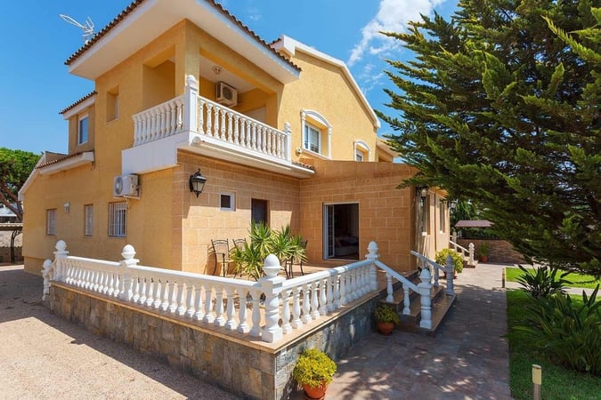 Villa in Urbanizacion los Balcones - view 1