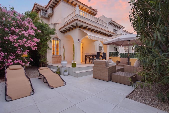 Villa in Cabo Roig - view 1