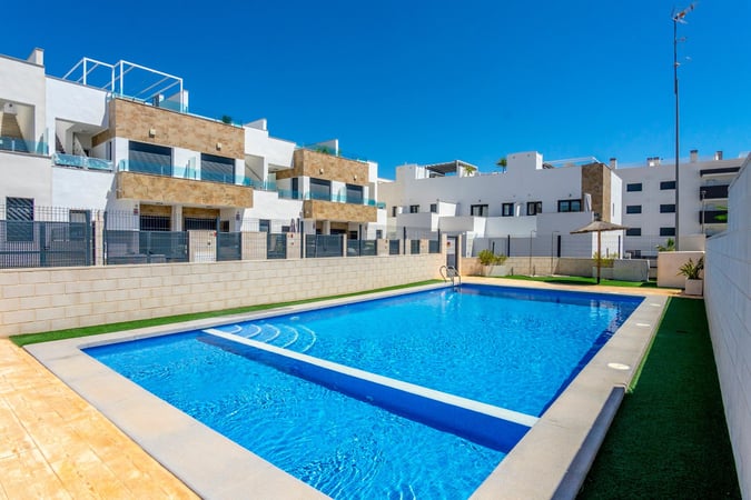 House in Villamartin - view 1