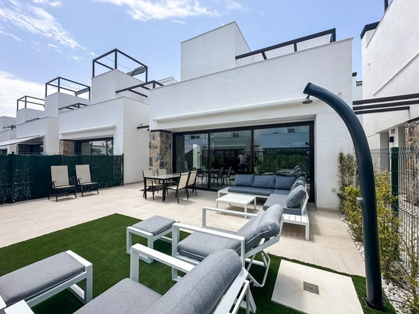 Villa in Torre del Rame - view 1