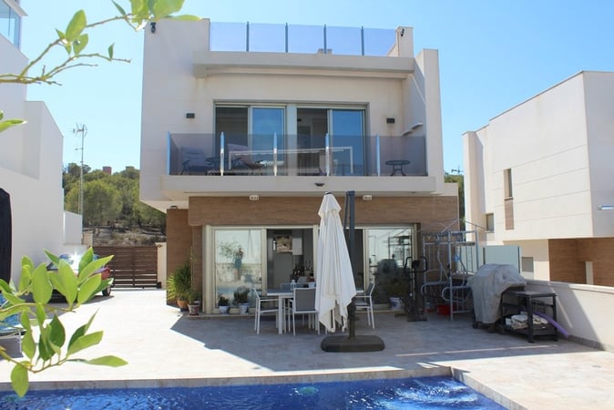 Villa in San Miguel de Salinas - view 1