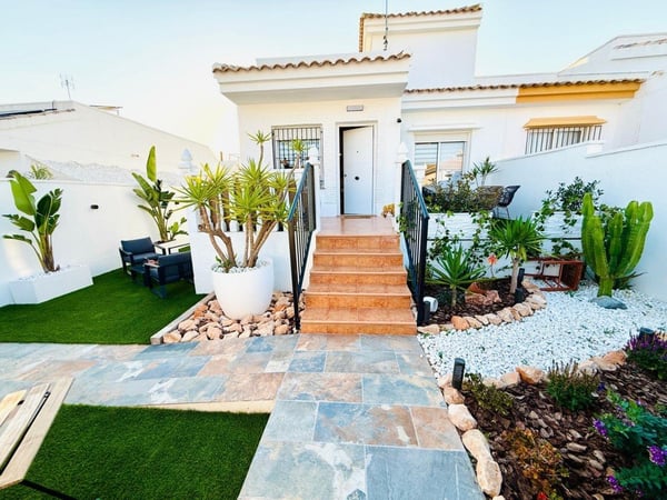 Villa in Sucina - view 1