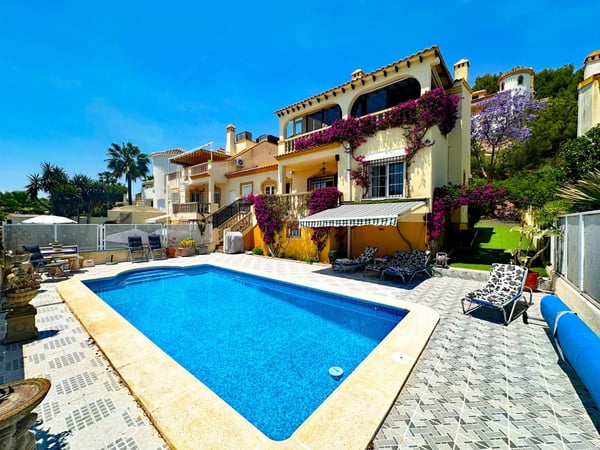 Villa in Dehesa de Campoamor - view 1