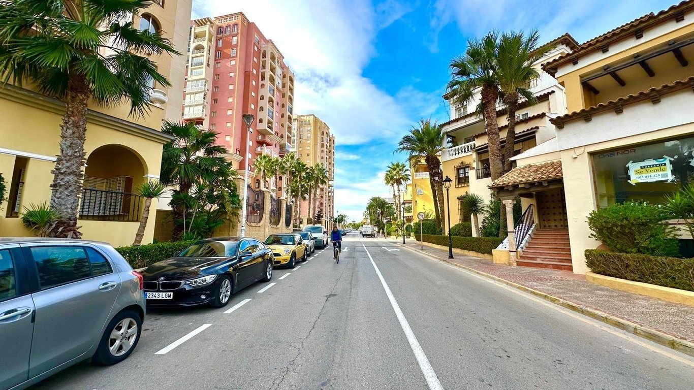 Apartment in Torrevieja - Image 3