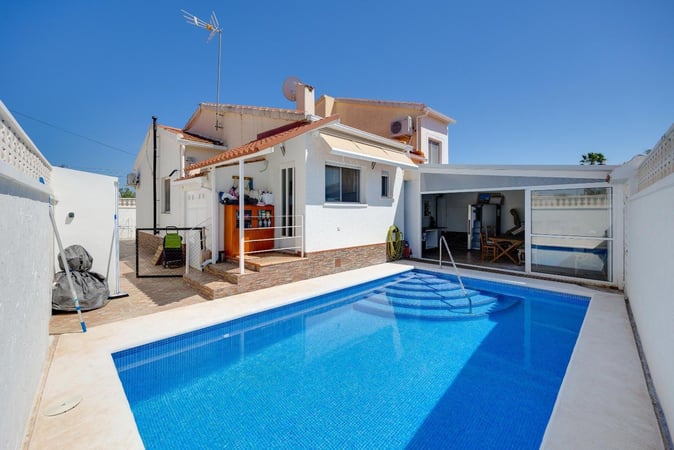 Villa in San Fulgencio - view 1