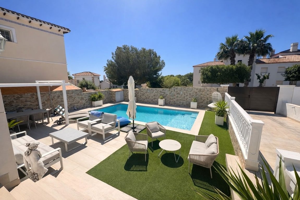 Villa in Villamartin - Image 3