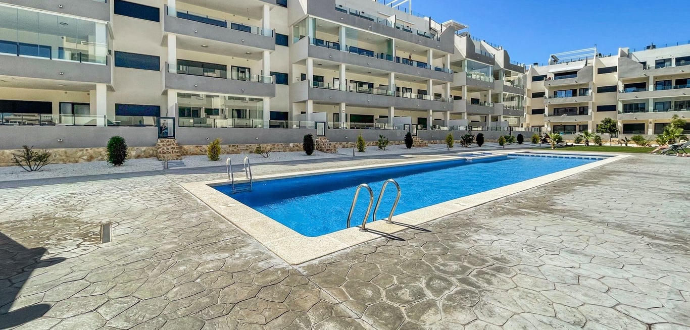 Apartment in Urbanizacion los Balcones - Image 2
