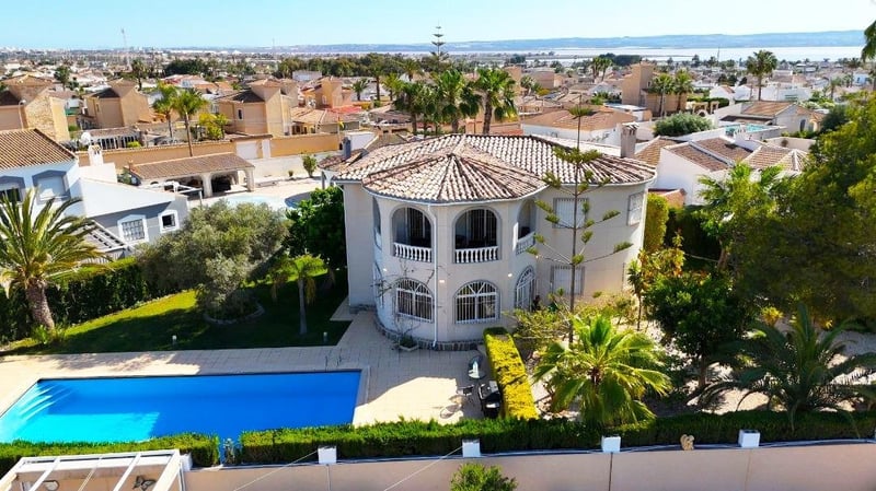 Villa in El Chaparral - view 1
