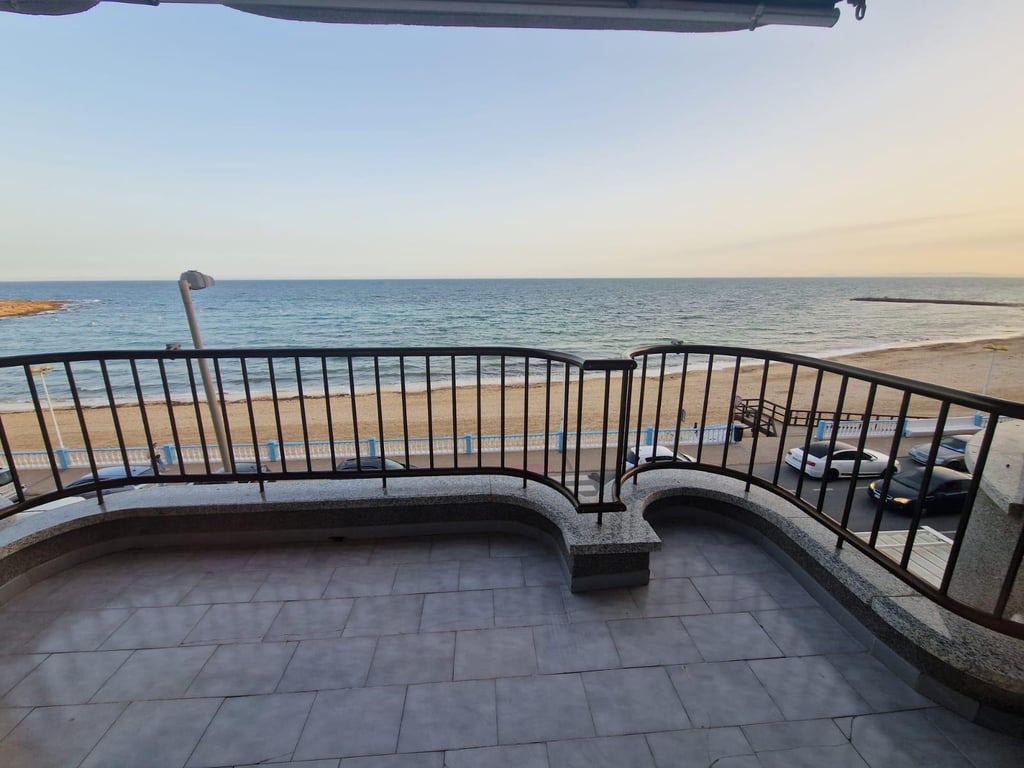 Apartment in Torrevieja - Image 2