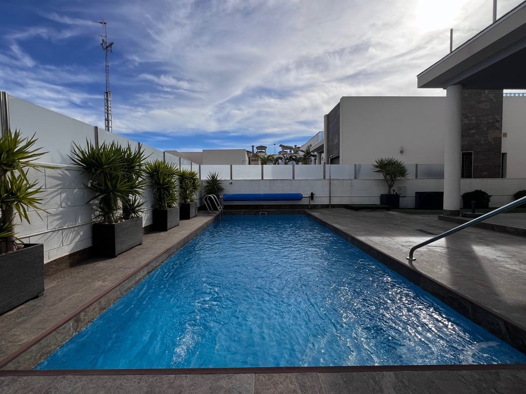 Villa in Urbanizacion los Balcones - Image 3