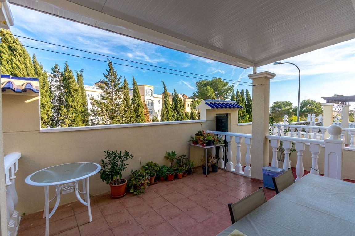 Villa in Urbanizacion los Balcones - Image 2