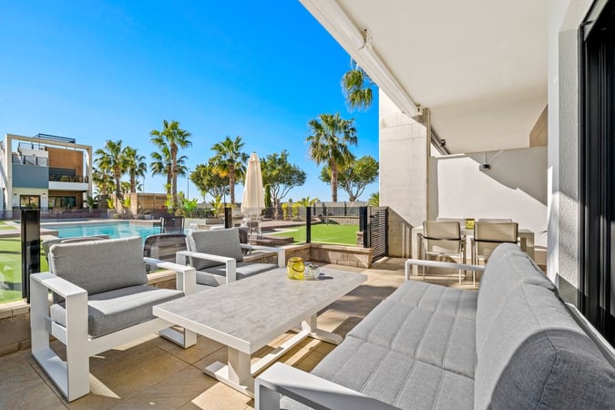 Apartment in Urbanizacion El Raso - view 1