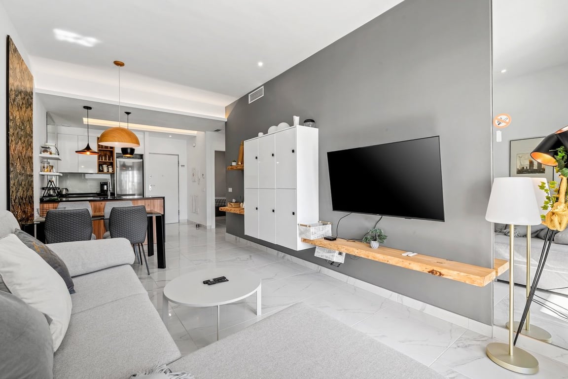 Apartment in Urbanizacion El Raso - Image 2