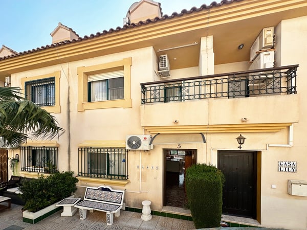 Villa in Urbanizacion los Balcones - view 1