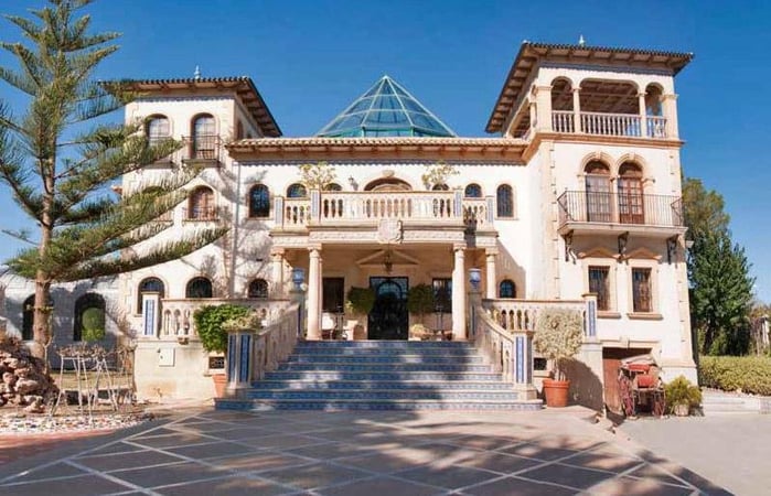 Villa in Villamartin - view 1