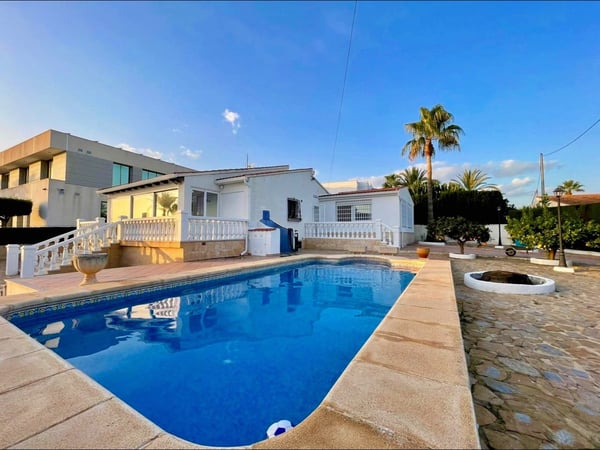 Villa in Benidorm - view 1