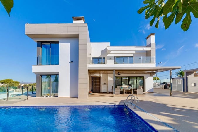 Villa in Torrevieja - view 1