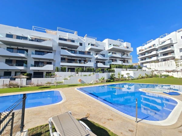 Apartment in Villamartin - view 1