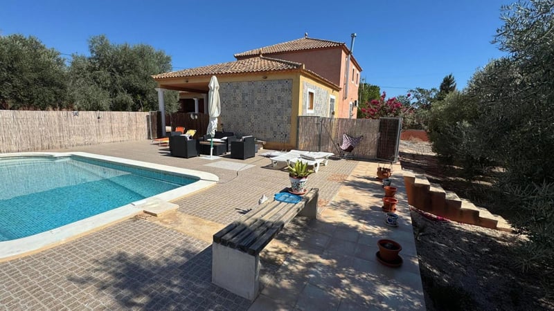 Farm, Ranch or Equestrian in Albatera - view 1
