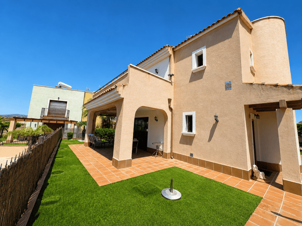 Villa in Lo Mendigo - view 1