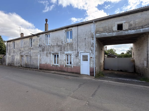 House in Montjean - view 1