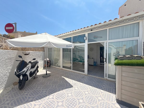 House in Villamartin - view 1