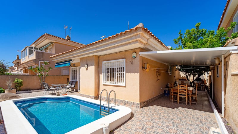 Villa in Punta Prima - view 1