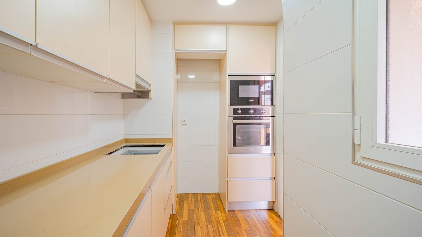 Apartment in Torrevieja - Image 2
