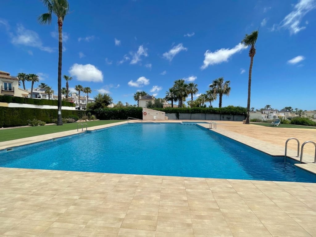 Villa in Villamartin - Image 2