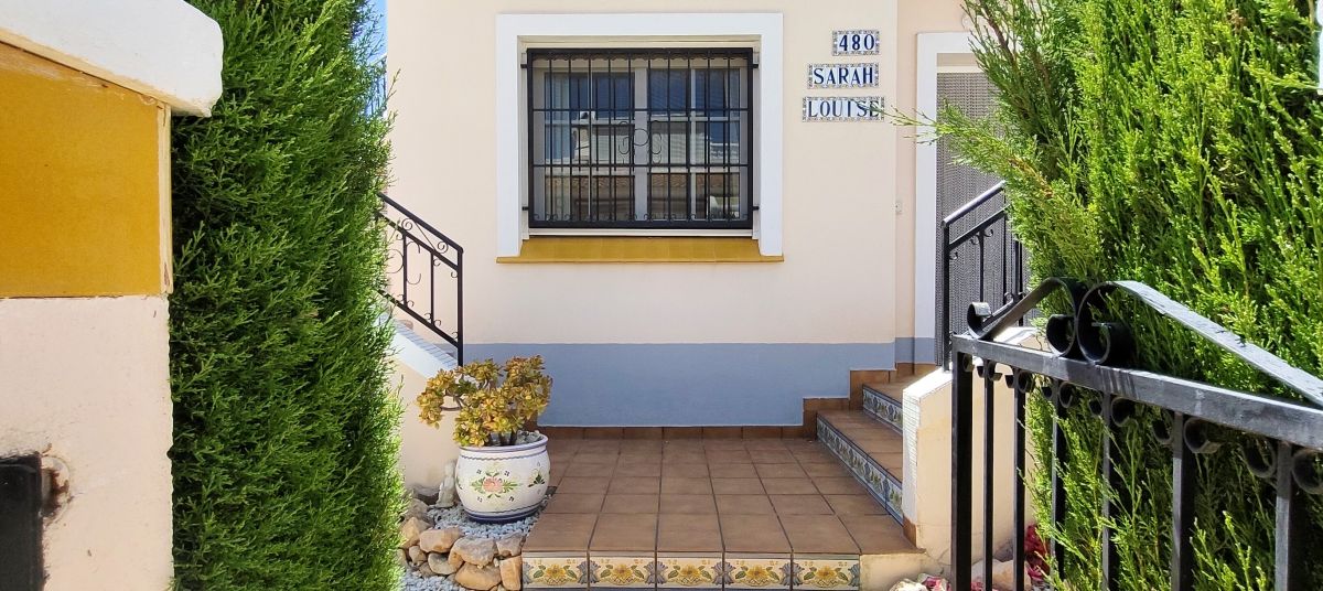 House in Villamartin - Image 3