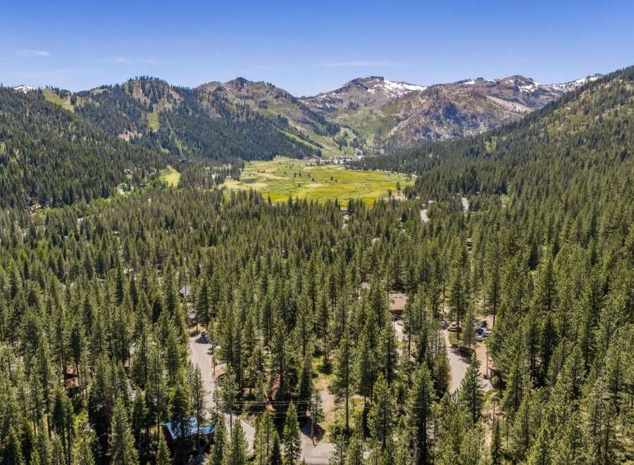 House in Alpine Meadows - Image 3