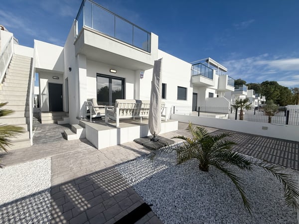 House in Vergel - view 1